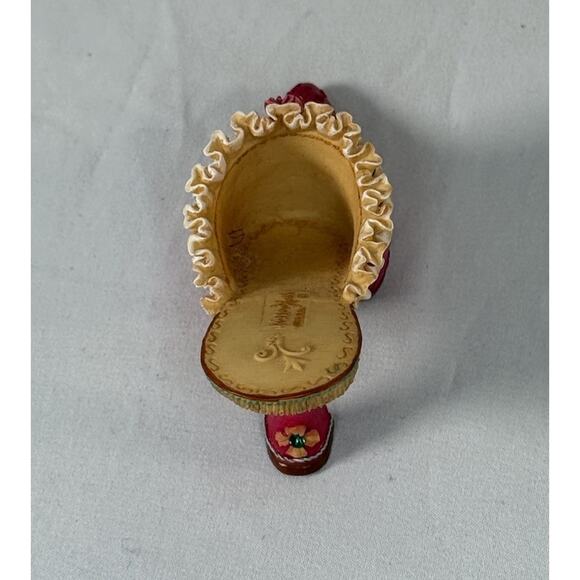 Willow Hall Miniature Vintage Mule Figurine Pretty Maiden Circa 1810, 85-06 - Picture 3 of 16